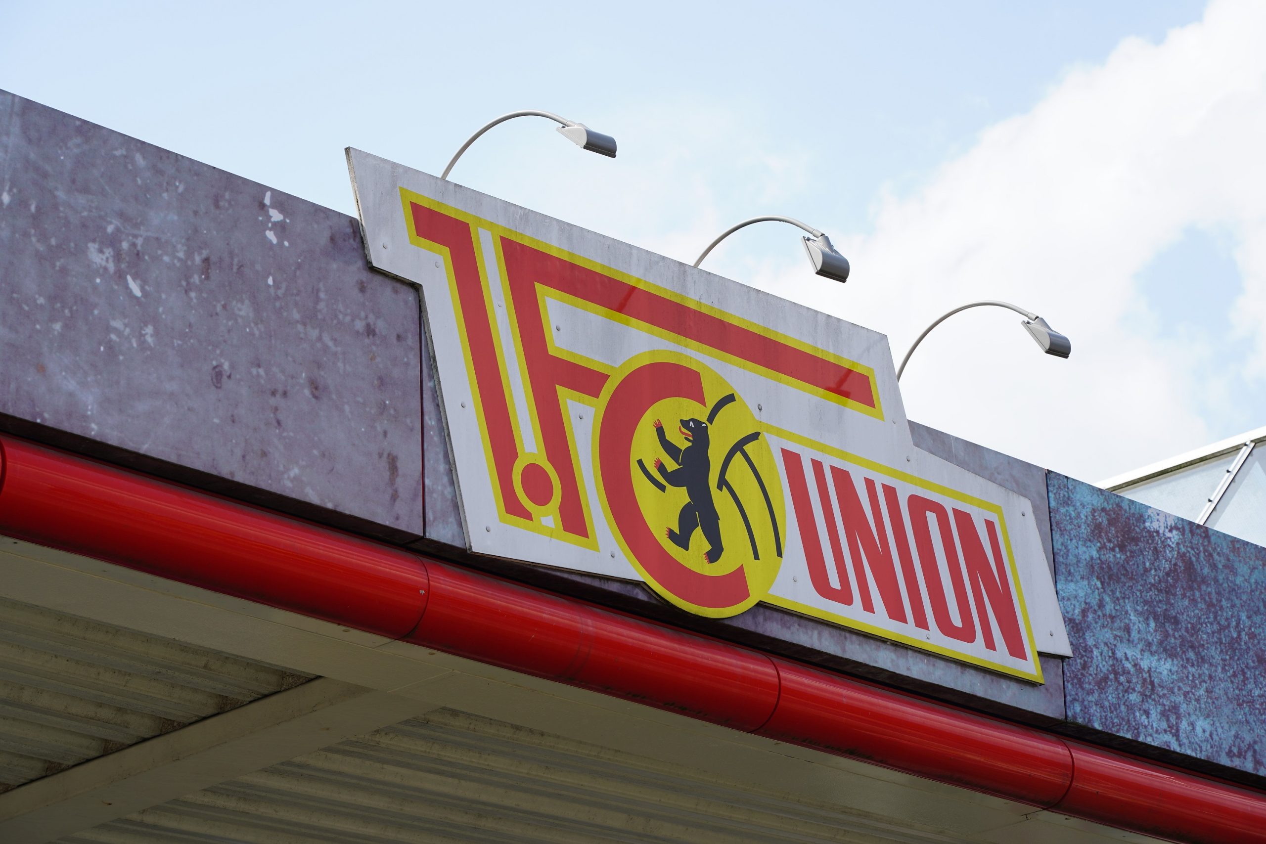 Das Union-Logo an der 1. FC Union Berlin Fantankstelle (Symbolbild, Quelle: Adobe Stock / Achim Wagner)
